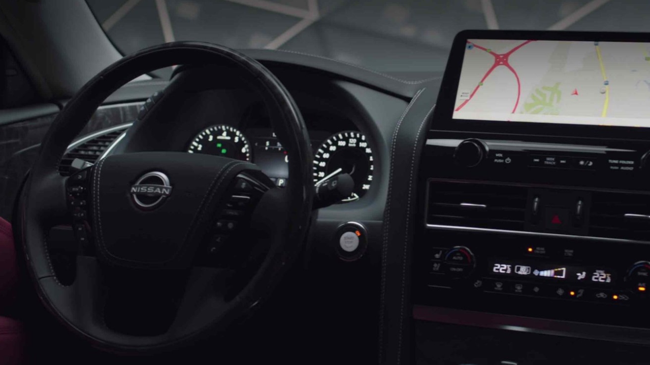 Nissan Patrol 2023 أبيض
