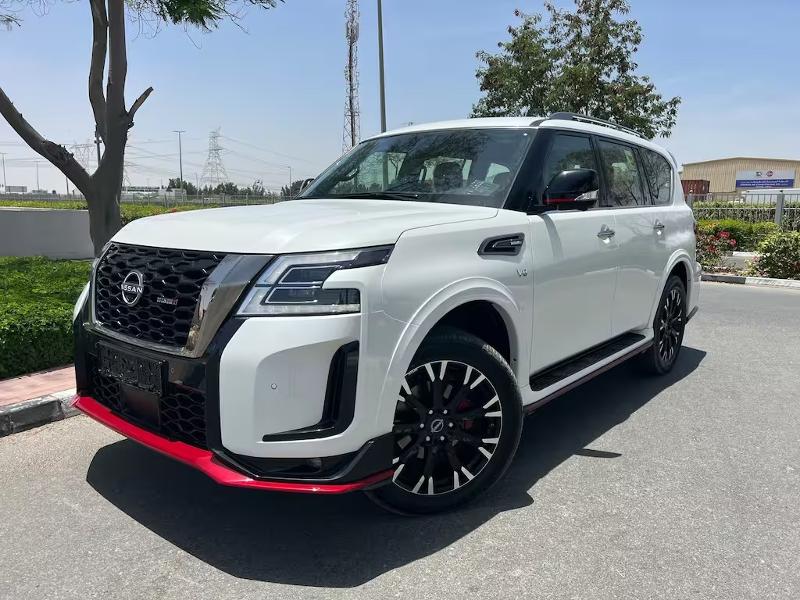 Nissan Patrol 2023 أبيض