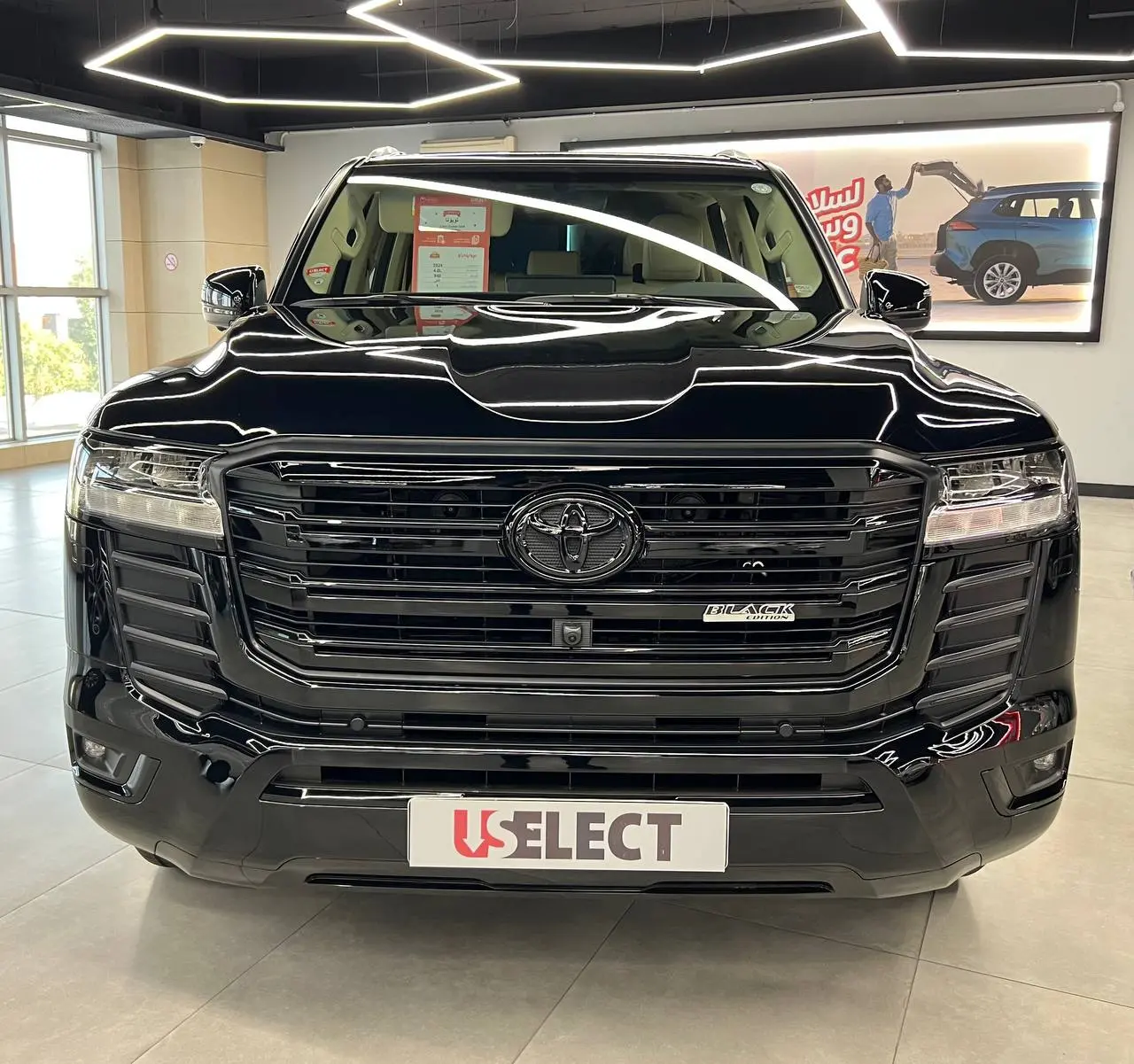 Toyota Land Cruiser 2024 أسود