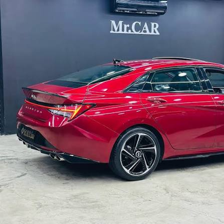 Hyundai Elantra 2021 احمر
